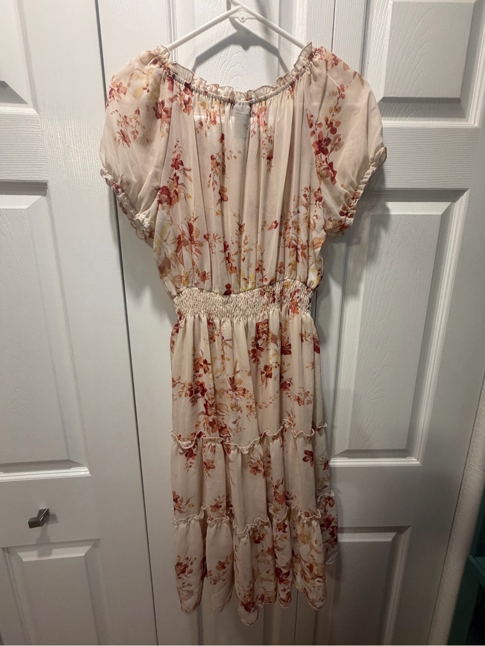 Kate and Lily -Smocked Cream Floral Maxi Dress with Puff Sleeves - Picture 5 of 7